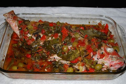 Representative photograph of Pescado a la Veracruzana. The photograph shows a whole fish; this draft uses fillets.